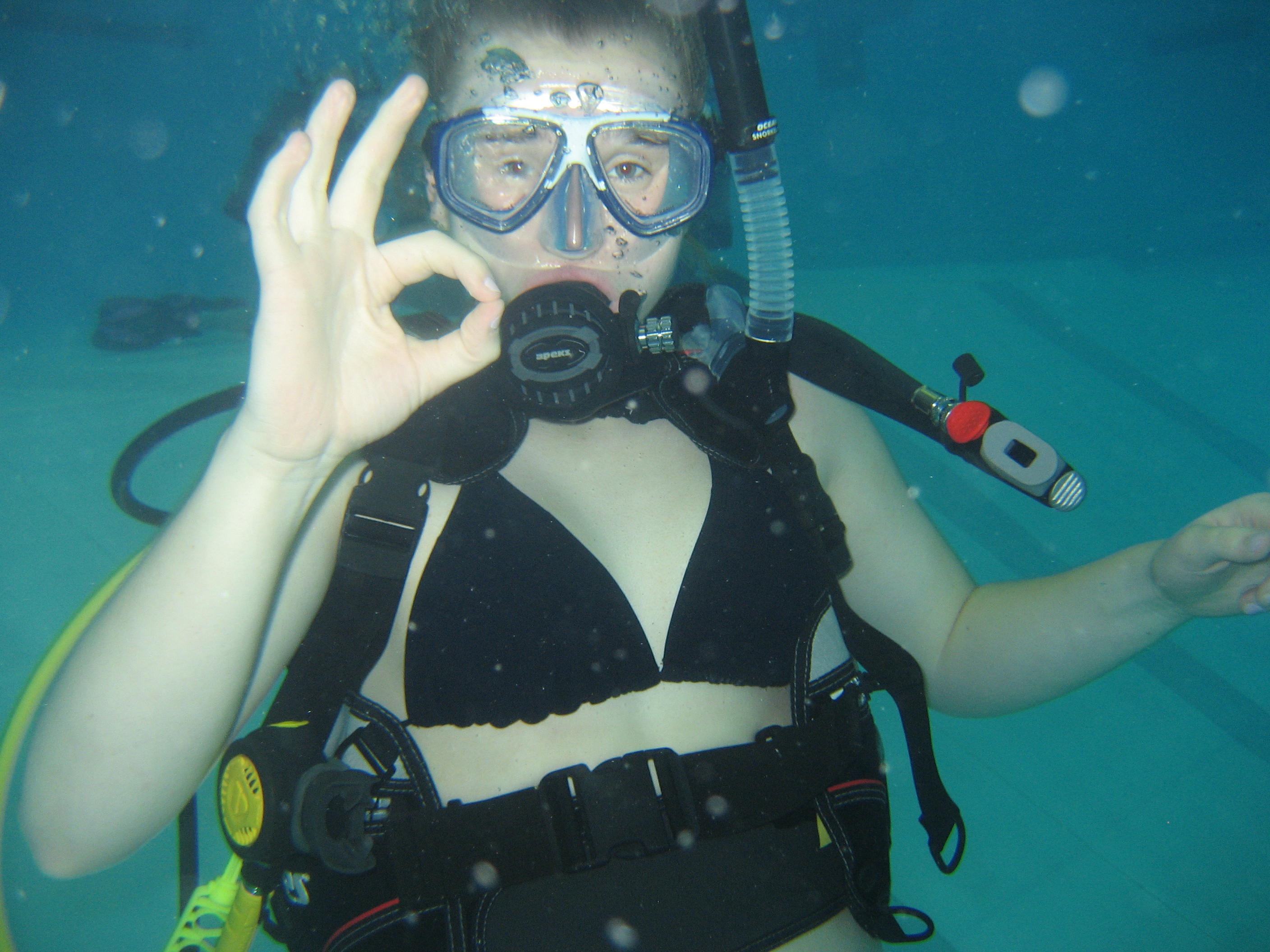 Lauren Himmelreich diving at APU